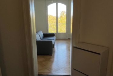 Spacieux et chamant appartement de 2,5 pièces au 5ème étage en face du Parc de la perle du Lac